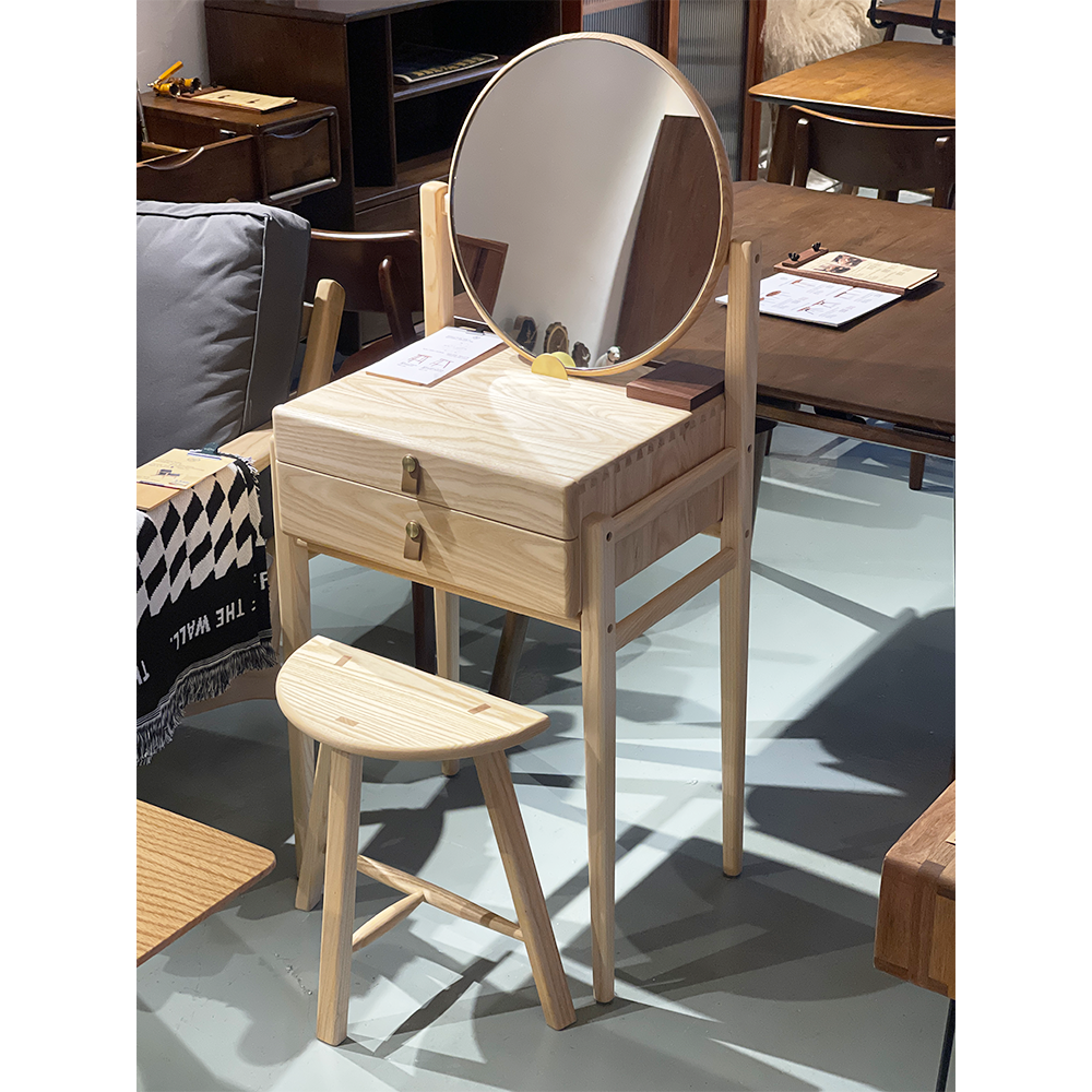 VANITY TABLE 梳妝枱