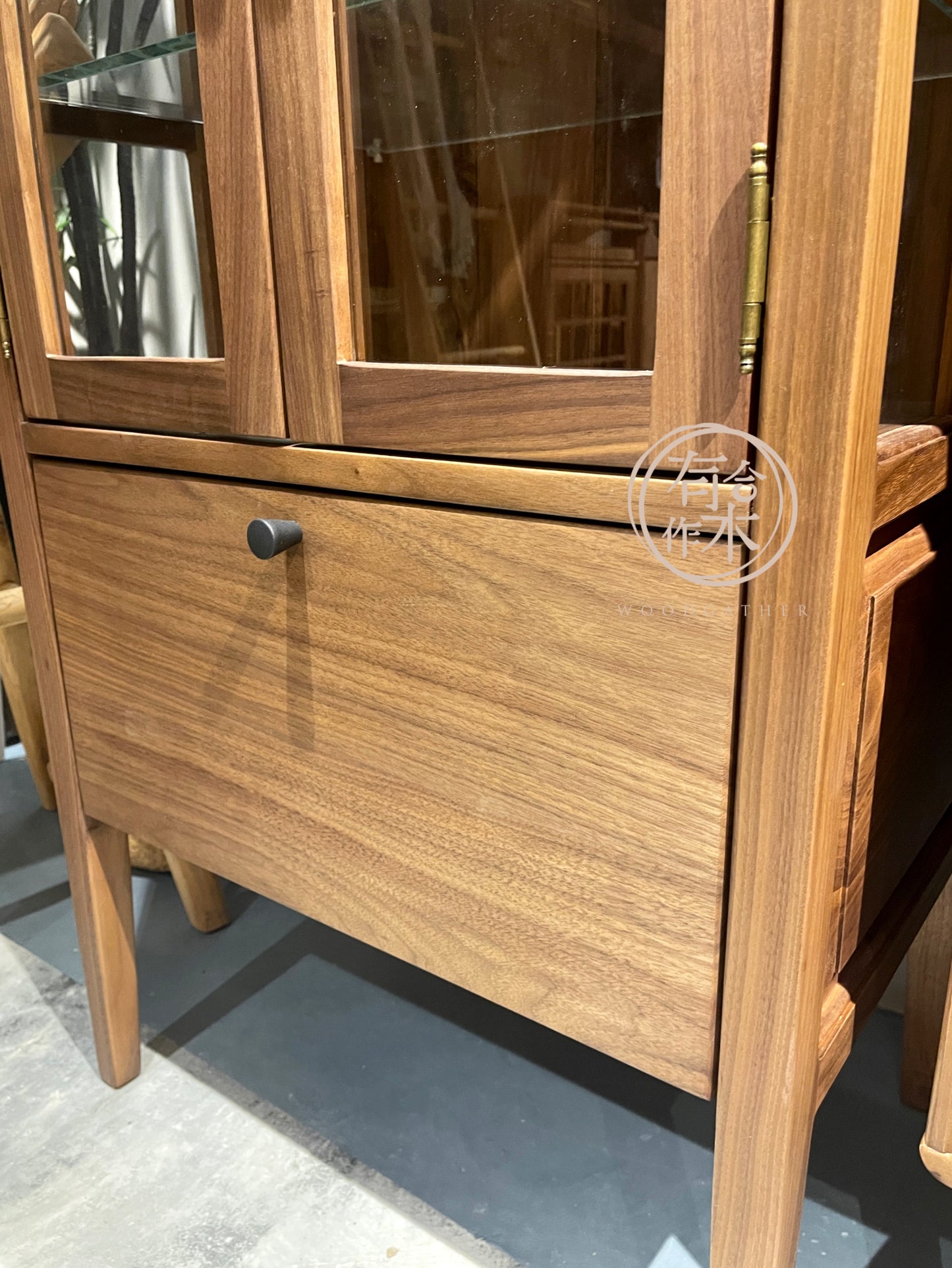 DELIGHT Glass Door Sideboard 02 實木玻璃邊櫃(可訂造)
