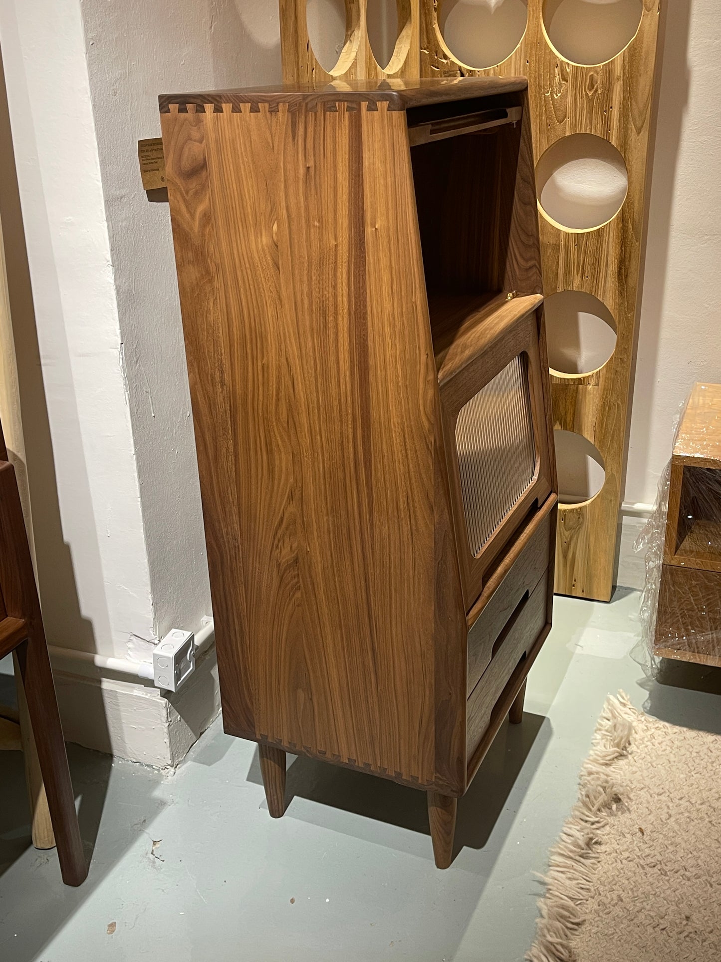 SIMPLY 3-Level Curves Beside Cabinet with 2-Drawer 實木玻璃邊櫃