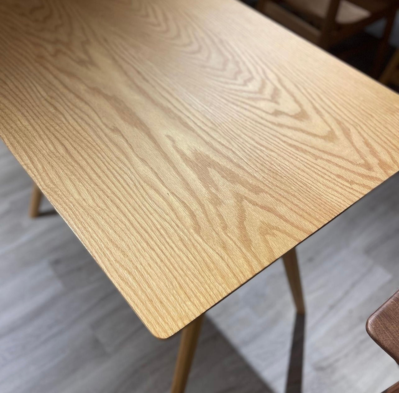 【陳列品出售】SIMPLY Angle Dining Table 橡木餐枱