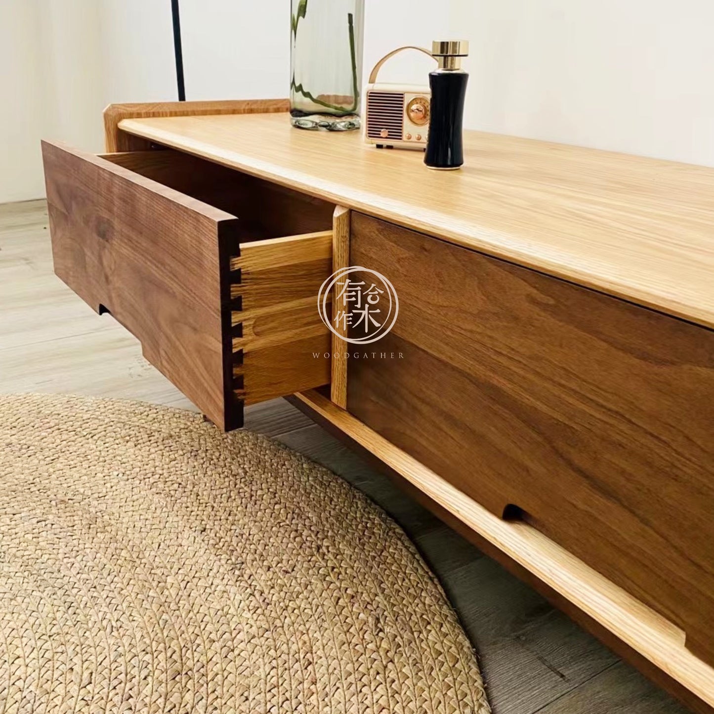SIMPLY 2-drawer TV Board with lift-up Door 實木電視櫃(可訂造)