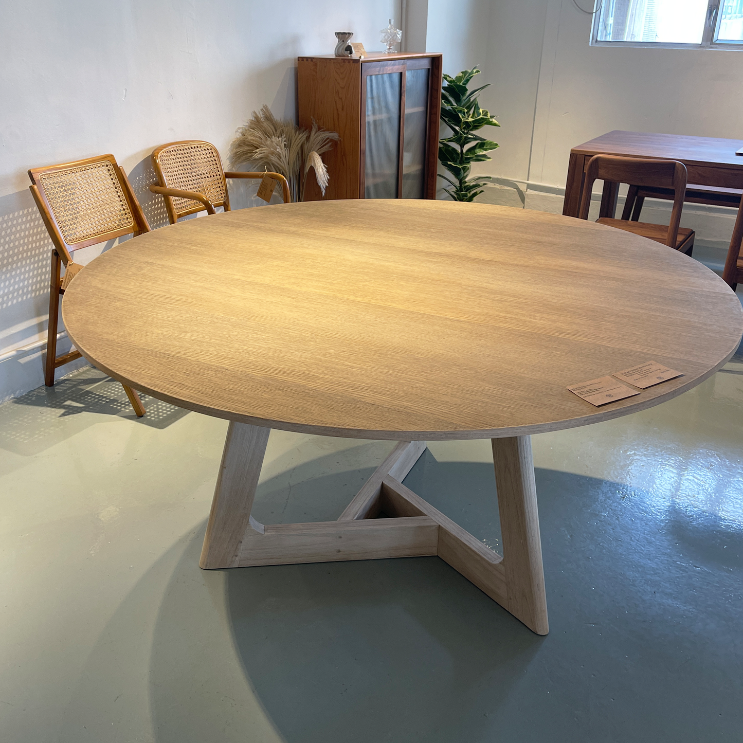 【陳列品出售】SUNGKAI Dining Round Table 佩龍木圓枱