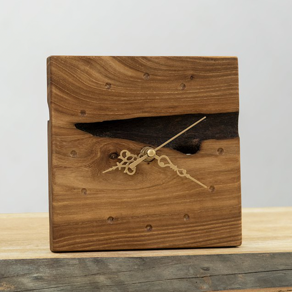 Appreciating wood | Elm twin log silent desk standing clock