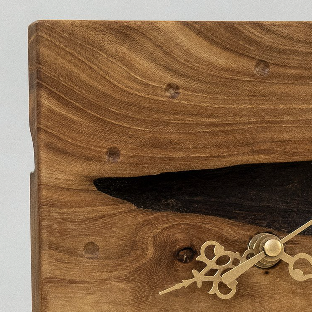Appreciating wood | Elm twin log silent desk standing clock