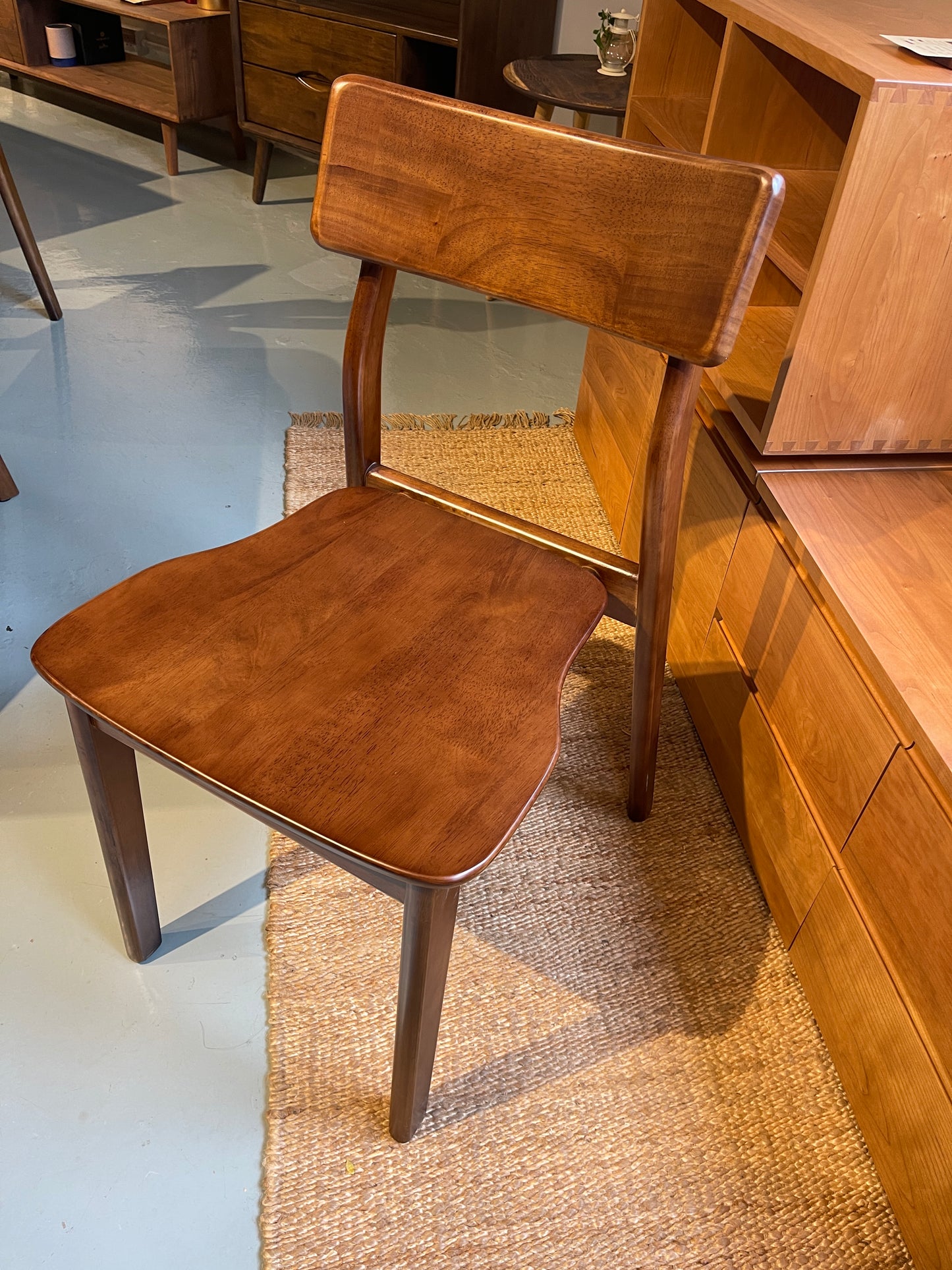【已售罄】VARIETY Curve Stackable Dining Chair 實木可疊起餐椅