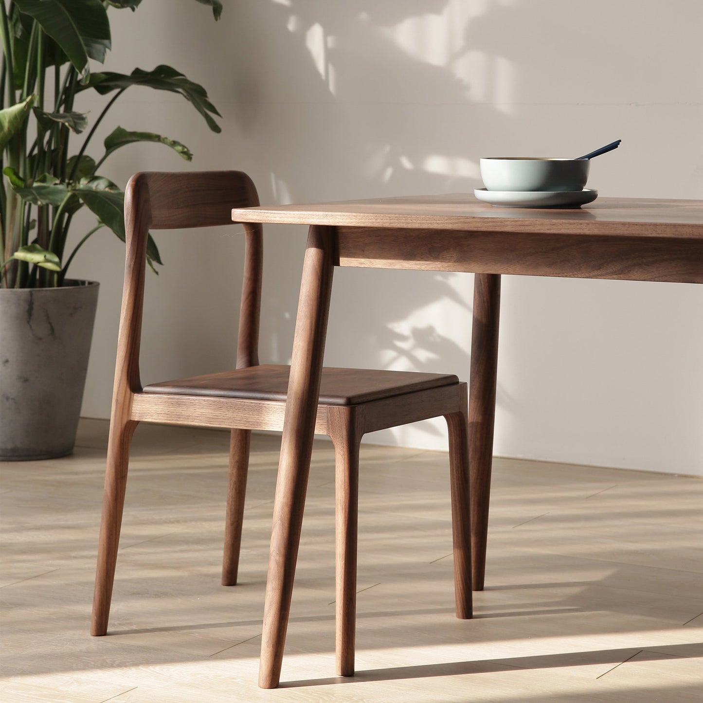 SIMPLY Square Dining Table 實木餐枱