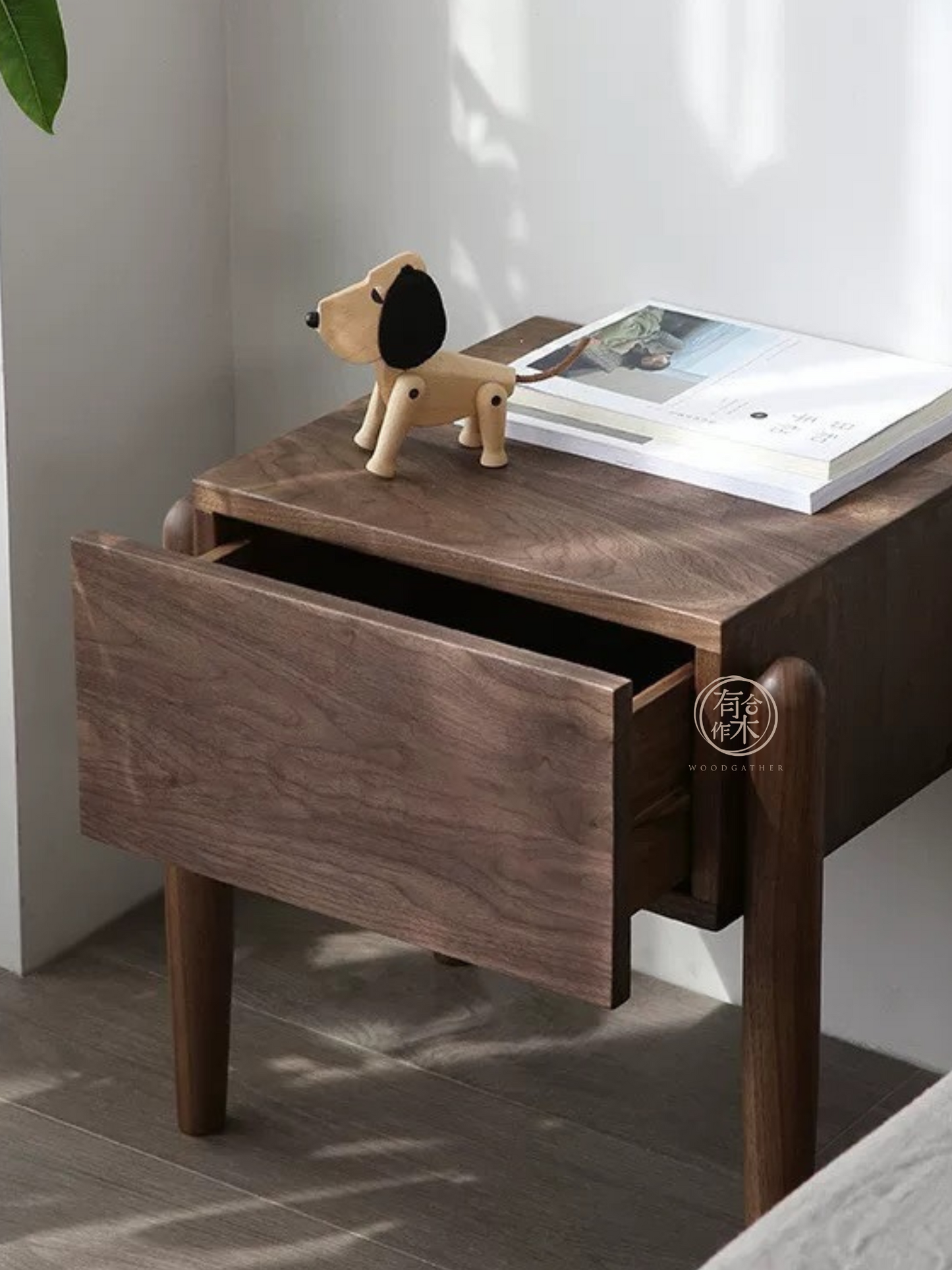 SIMPLY Bedside Table 02 實木床頭櫃（可訂造）