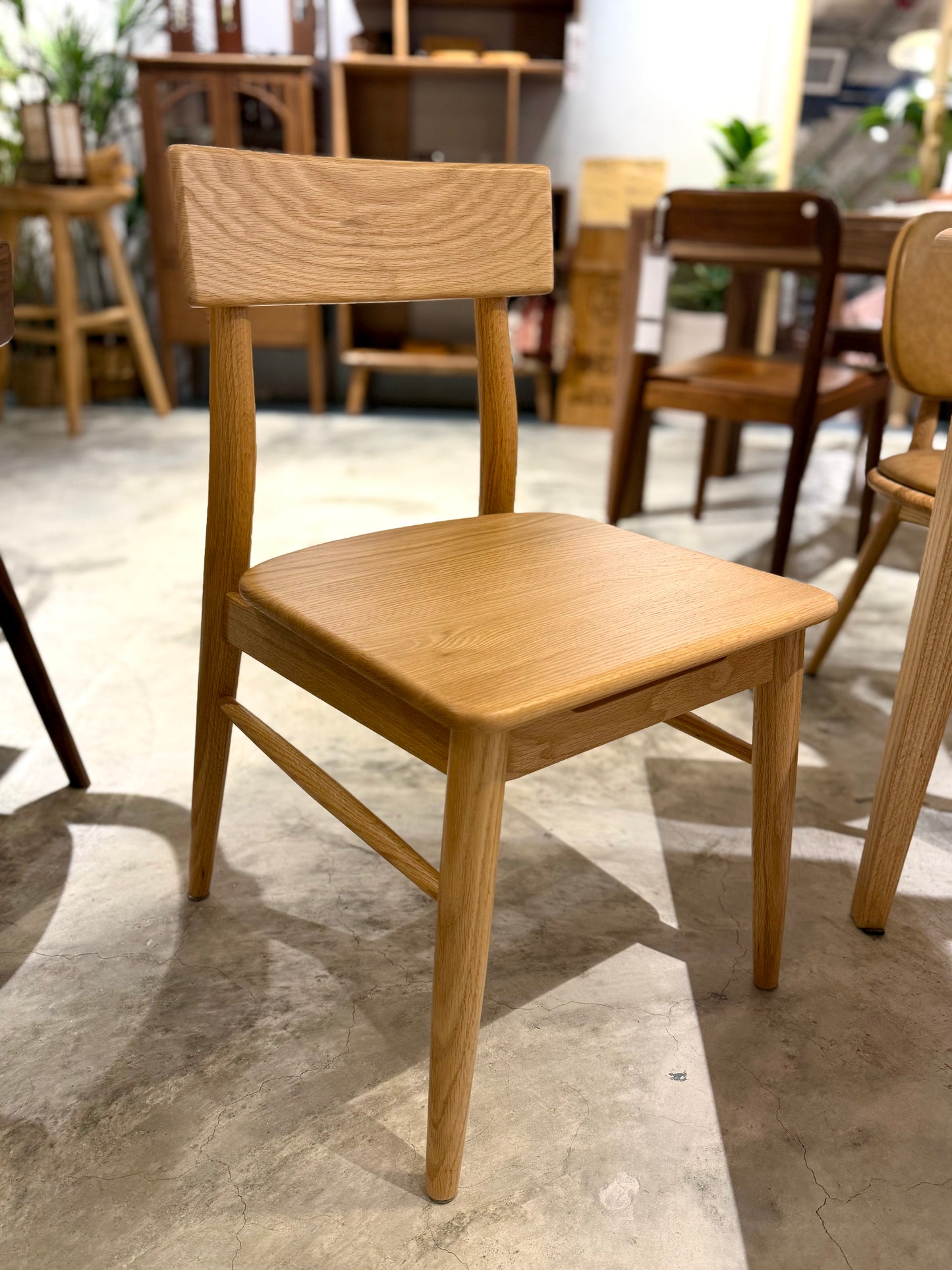 SIMPLY Edge Dining Chair 實木餐椅
