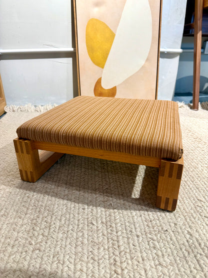 SIMPLY Low Step Stool with Cushion 實木腳踏凳仔