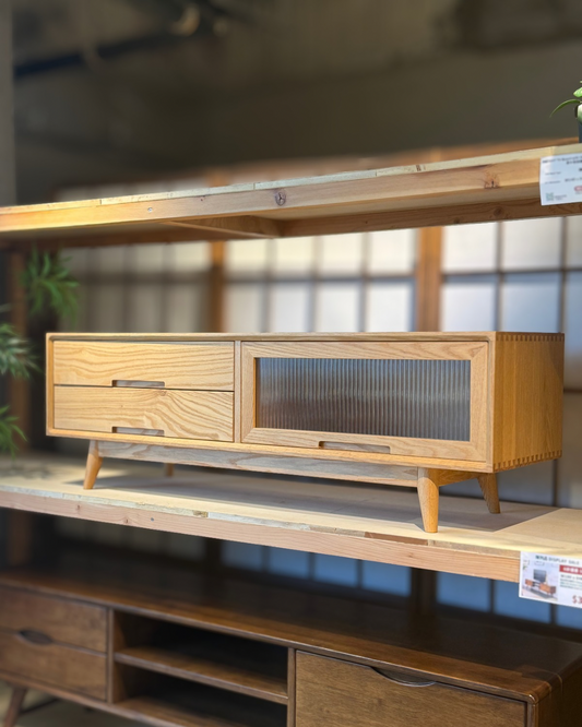 可訂造｜DELIGHT TV Board with Glass Lift-up Door 實木電視櫃