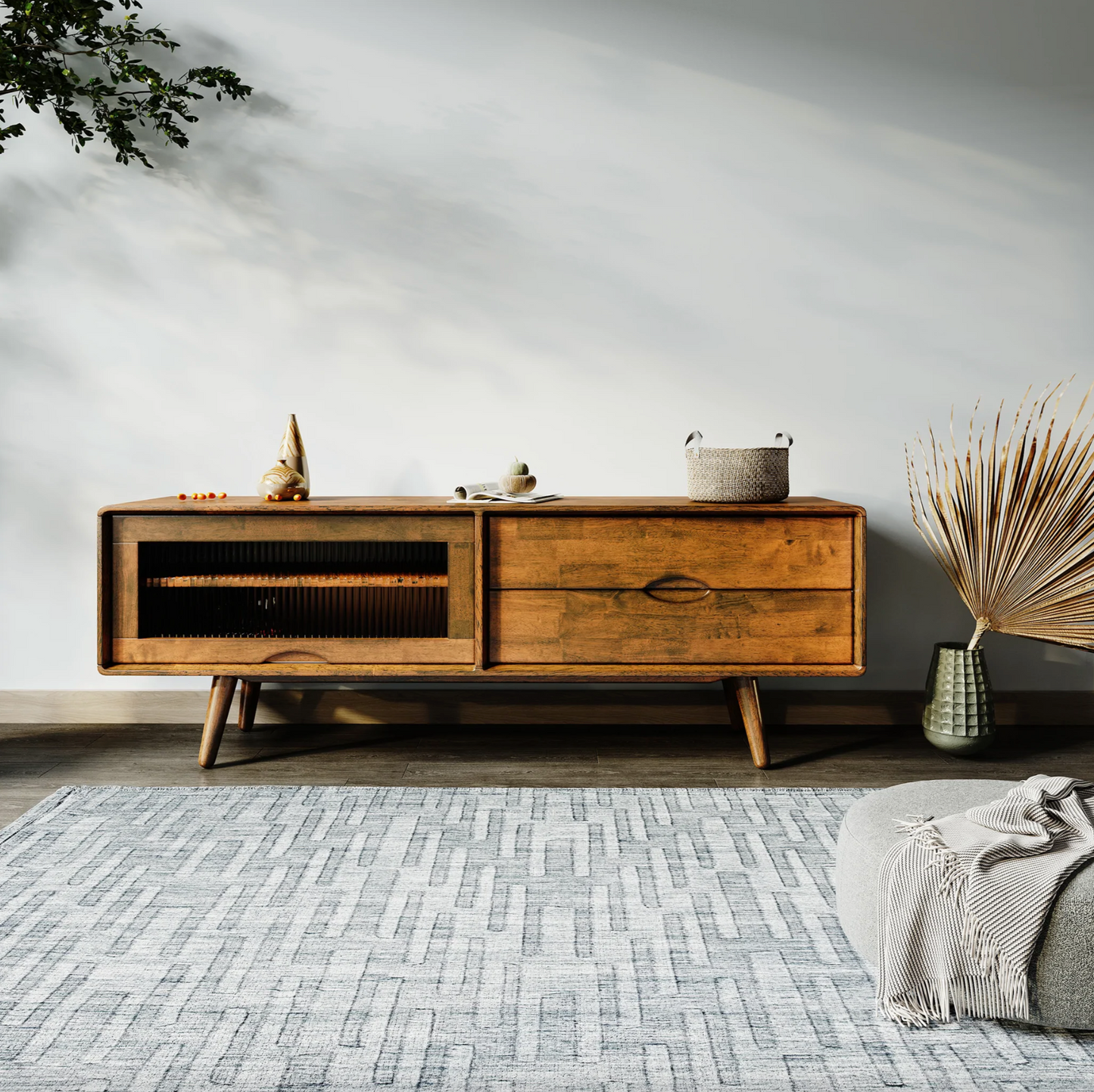 VARIETY 160 TV Board with Glass Lift-up Door 002 全實木玻璃揭門電視櫃