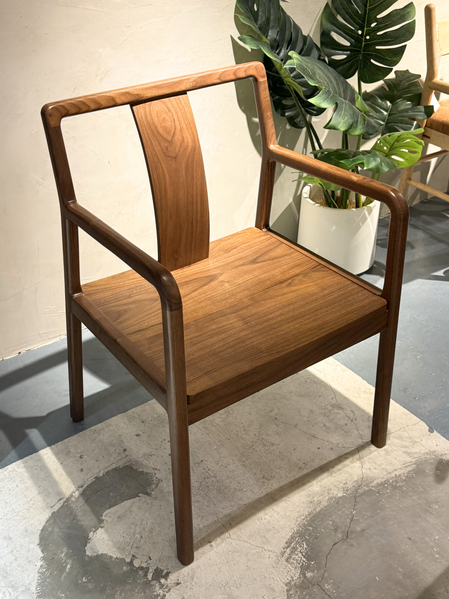 FOREST Chair with Handle 02 實木扶手餐椅