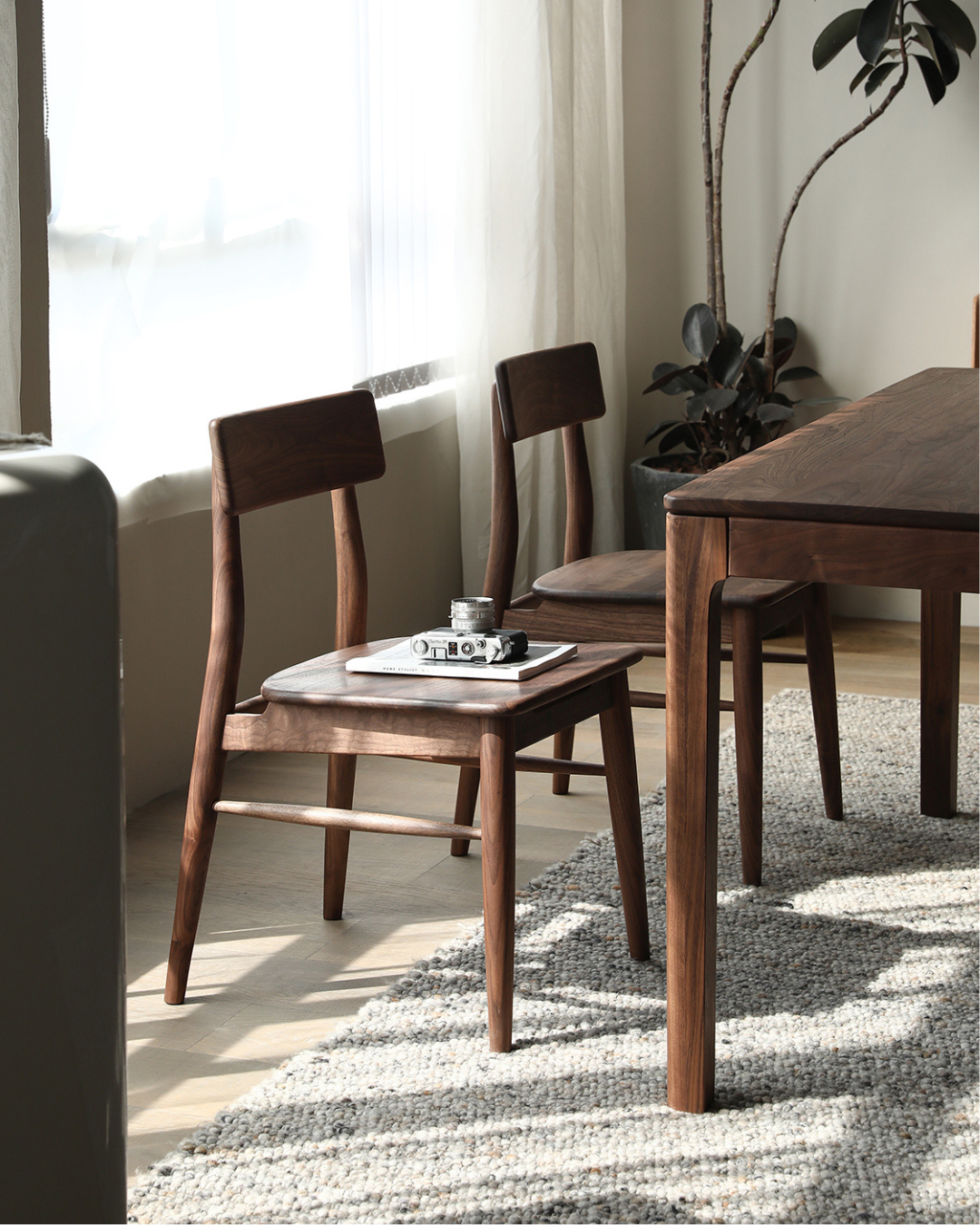 SIMPLY Edge Dining Chair 實木餐椅