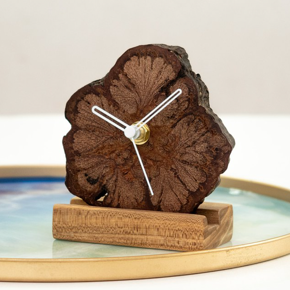 Jianmuzuo | Plum blossom rattan log silent small clock