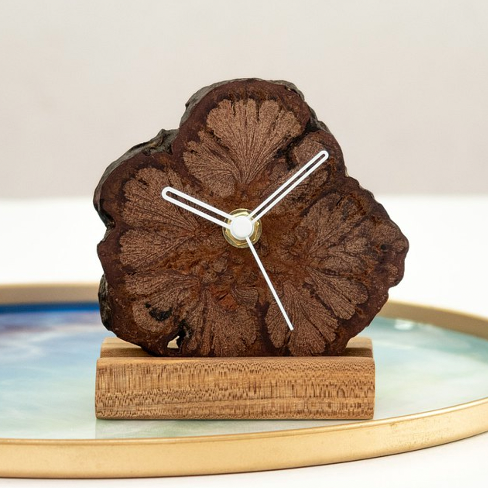 Jianmuzuo | Plum blossom rattan log silent small clock