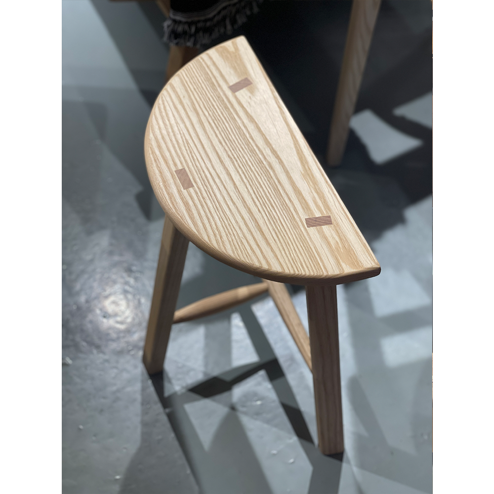 FOREST Stool 02 實木半圓凳仔